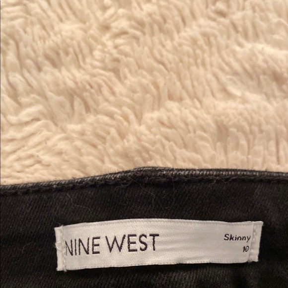 Nine West Black Ankle Cropped Jeans - Picture 2 of 3